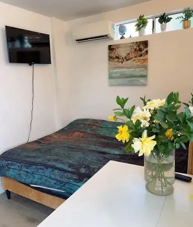 Villa Private & Quiet Unit D Bed & Bath